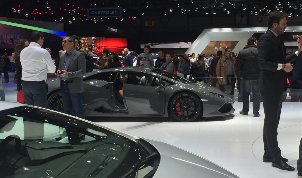 Lamborghini propose l'expérience de la réalité virtuelle au Salon de l'auto de Genève 2015